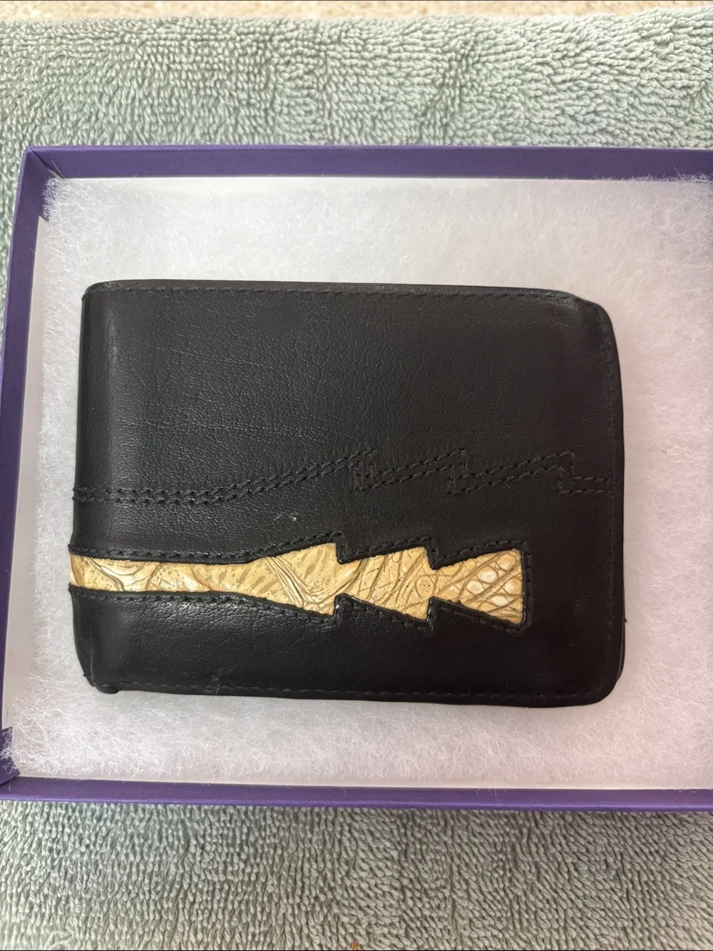 Black Leather Men's Bifold Wallet with snakeskin Accent